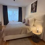 Modernes Design-apartment In Nahe Altstadt *