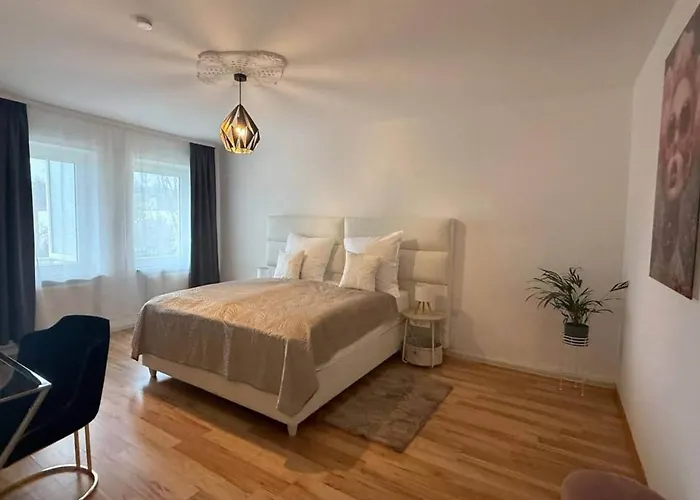 Modernes Design-apartment In Nahe Altstadt Apartamento