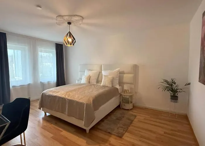 Modernes Design-apartment In Nahe Altstadt Apartamento